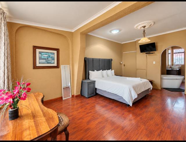 2 BEDROOM TOWNHOUSE FOR SALE IN THREE RIVERS